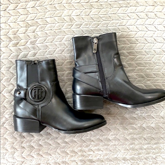 NWOT Tommy Hilfiger boots - Picture 2 of 6